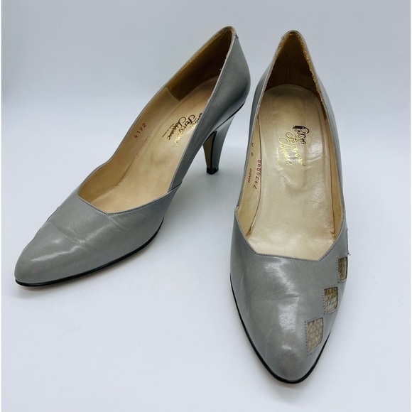 ROLINA FERRAGAMO SCHIQUONE WOMENS SOFT GRAY 3” HEELS SIZE 8 - Picture 1 of 14